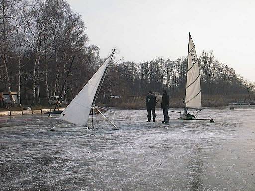 2 Eissegler von der Seite